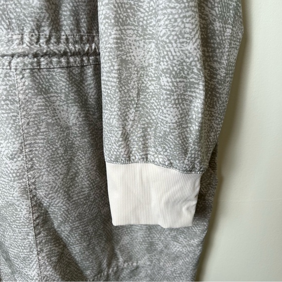 Athleta Womens Zuma Printed Tunic Shirt Dress Grey White Long Sleeve 2X Pockets - Picture 3 of 10